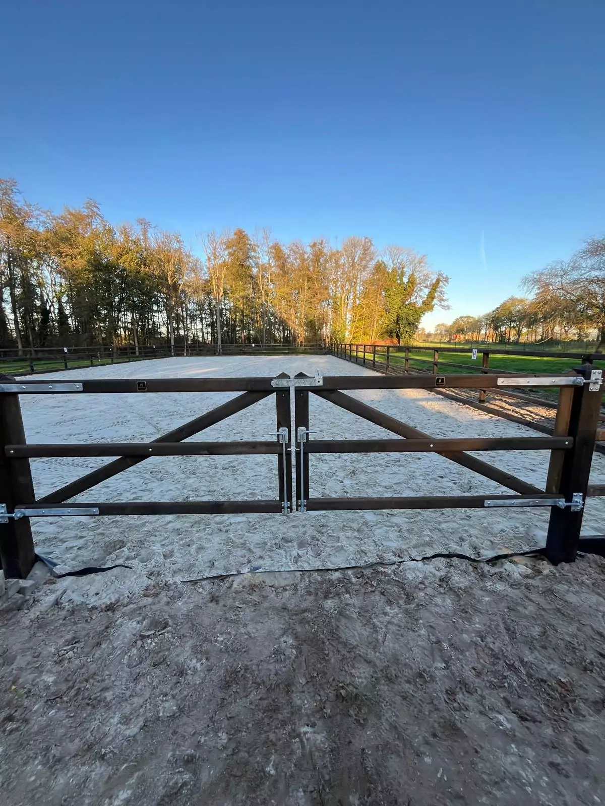 dubbele houten poort