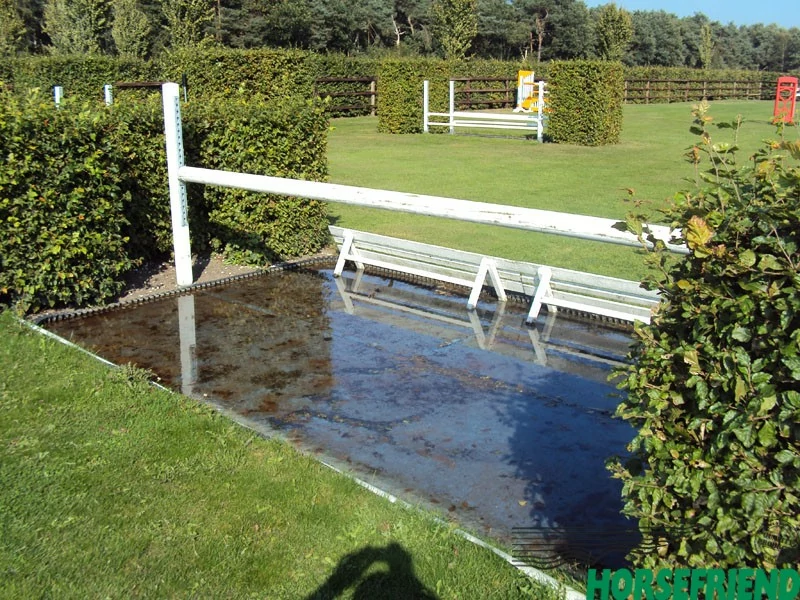 Watersloot met opstaande rand; diverse afmetingen