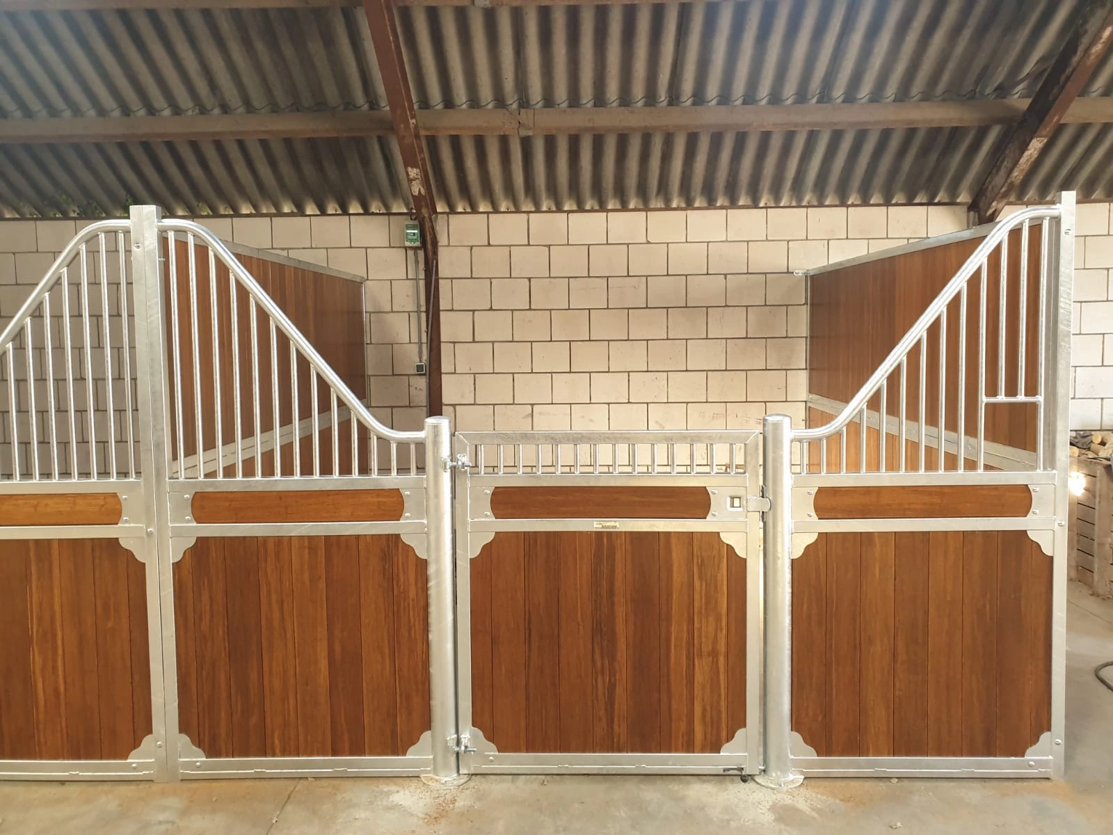 Paardenbox voorwand