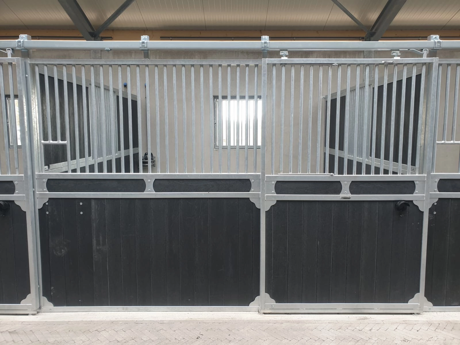 Paardenbox voorwand