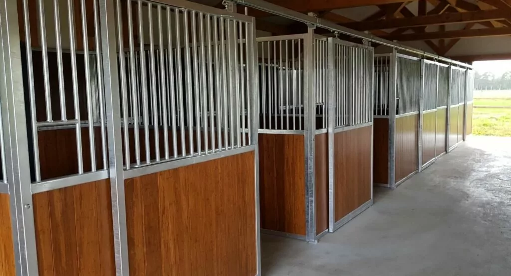 Paardenstallen binnenboxen